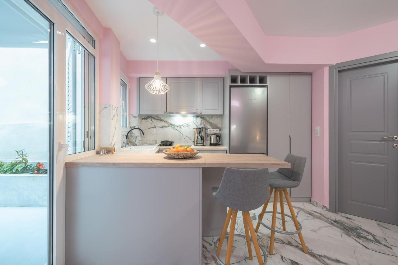 The Courtyard Oasis Apartment