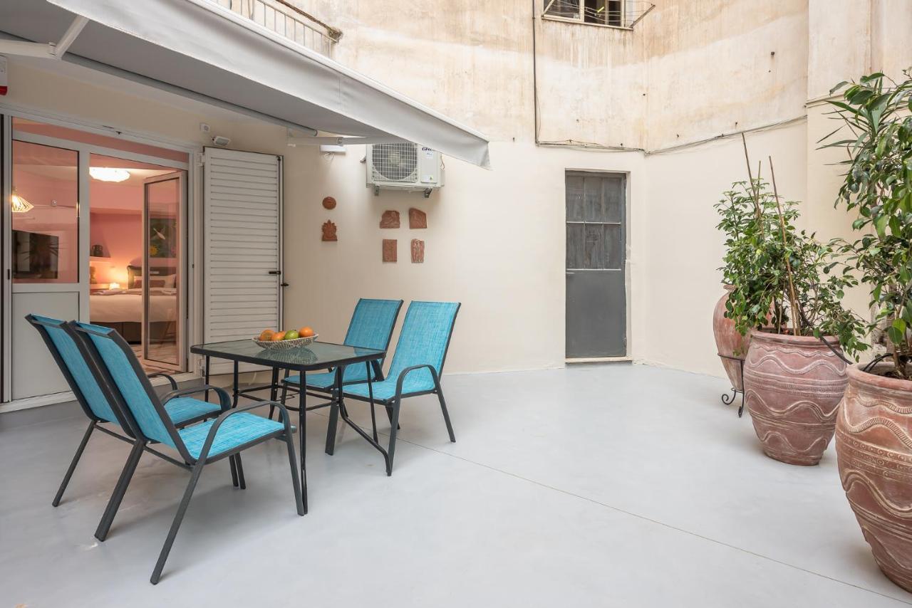 The Courtyard Oasis Apartment Athen